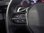 Peugeot 2008 1.2 PureTech Allure Pack Automaat (APPLE CARPLAY, CLIMATE, PARKEERSENSOREN, GETINT GLAS, LANE ASSIST, LM VELGEN, NIEUWE APK)