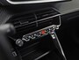 Peugeot 2008 1.2 PureTech Allure Pack Automaat (APPLE CARPLAY, CLIMATE, PARKEERSENSOREN, GETINT GLAS, LANE ASSIST, LM VELGEN, NIEUWE APK)
