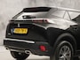 Peugeot 2008 1.2 PureTech Allure Pack Automaat (APPLE CARPLAY, CLIMATE, PARKEERSENSOREN, GETINT GLAS, LANE ASSIST, LM VELGEN, NIEUWE APK)
