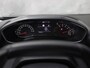 Peugeot 2008 1.2 PureTech Allure Pack Automaat (APPLE CARPLAY, CLIMATE, PARKEERSENSOREN, GETINT GLAS, LANE ASSIST, LM VELGEN, NIEUWE APK)