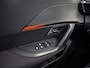 Peugeot 2008 1.2 PureTech Allure Pack Automaat (APPLE CARPLAY, CLIMATE, PARKEERSENSOREN, GETINT GLAS, LANE ASSIST, LM VELGEN, NIEUWE APK)