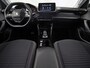 Peugeot 2008 1.2 PureTech Allure Pack Automaat (APPLE CARPLAY, CLIMATE, PARKEERSENSOREN, GETINT GLAS, LANE ASSIST, LM VELGEN, NIEUWE APK)