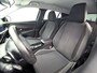 Peugeot 2008 1.2 PureTech Allure Pack Automaat (APPLE CARPLAY, CLIMATE, PARKEERSENSOREN, GETINT GLAS, LANE ASSIST, LM VELGEN, NIEUWE APK)
