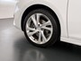 Opel Corsa 5Drs 101PK Camera Stoel+Stuurverwarming Navi Apple Carplay Android Auto Elegance Regen-Lichtsensor Keyless entry/start Privacy Glas Lmv Led Bluetooth Lane Assist Isofix 1e Eigenaar Dealeronderhouden Origineel Nederlandse Auto
