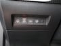 Peugeot e-2008 EV GT Pack 50 kWh | Panoramadak | Adaptieve Cruise | Stoelverwarming | 27.699 km |