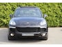 Porsche Cayenne S E-Hybrid 419PK 🚀 | Pano ☀️ | Bose 🔊 | Trekhaak 🔗 | Leder 🛋️ | Zeer compleet!