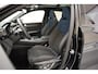 Lynk & Co 01 1.5 PHEV MY23 6,6kWh Zwart [ SOH 94,7% ] [ Zwarte hemel 360°cam Apple/Android Pano Navi ]