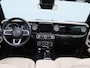 Jeep Wrangler Unlimited 4xe 380 Sahara BRUTE | Wit leder | Elektrisch vouwdak | Stuurverwarming | Privacy Glass | Trekhaak | Parkeersensoren | 22 Inch