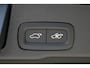 Volvo XC60 2.0 T6 Plug-in hybrid AWD Plus Black Edition | Trekhaak | Panoramadak | HUD Volvo XC60 2.0 T6 Plug-in Hybrid AWD Plus Black Edition met 2.0 viercilinder plug-in hybride aandrijflijn en 350 PK, voorzien van elektrisch glazen panoramadak, Harman Kardon premium audiosy