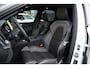 Volvo XC60 2.0 T8 Plug-in hybrid AWD Plus Black Edition | Panoramadak | HUD | 360 Camera | Volvo XC60 2.0 T8 Plug-in Hybrid AWD Black Edition met 2.0 viercilinder plug-in hybride aandrijflijn en 455 PK, voorzien van panoramadak head up display