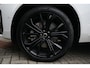 Volvo XC60 2.0 T8 Plug-in hybrid AWD Plus Black Edition | Panoramadak | HUD | 360 Camera | Volvo XC60 2.0 T8 Plug-in Hybrid AWD Black Edition met 2.0 viercilinder plug-in hybride aandrijflijn en 455 PK, voorzien van panoramadak head up display