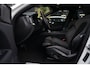 Volvo XC60 2.0 T8 Plug-in hybrid AWD Plus Black Edition | Panoramadak | HUD | 360 Camera | Volvo XC60 2.0 T8 Plug-in Hybrid AWD Black Edition met 2.0 viercilinder plug-in hybride aandrijflijn en 455 PK, voorzien van panoramadak head up display