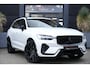 Volvo XC60 2.0 T8 Plug-in hybrid AWD Plus Black Edition | Panoramadak | HUD | 360 Camera | Volvo XC60 2.0 T8 Plug-in Hybrid AWD Black Edition met 2.0 viercilinder plug-in hybride aandrijflijn en 455 PK, voorzien van panoramadak head up display