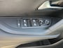 Peugeot 2008 1.2 Hybrid 145 Allure // CRUISE // APPLE CARPLAY-ANDROID AUTO // STOELVERWARMING // CLIMA //