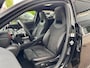 Mercedes-Benz A-klasse 200 AMG Aeropakket Panorama Alcantara Camera ACC origineel Nederlands!