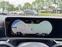 Mercedes-Benz A-klasse 200 AMG Aeropakket Panorama Alcantara Camera ACC origineel Nederlands!