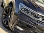 Volkswagen Tiguan 2.0 TDI 4Motion Highline Business R Black Style / Head Up / 360 Camera / Adaptief Demping / 20" Black Style Velg / Afn Trek Haak / CarPlay / Digi Dash / Afn Trekhaak / Privacy Glas / Navigatie / 1e Eigenaar!