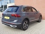 Volkswagen Tiguan 1.5 TSI 150pk DSG Elegance Navigatie Apple Carplay / Android Auto Parkeersensoren Camera Adaptieve Cruise Control Stuur-en stoelverwarming Matrix LED-koplampen Virtual Cockpit Getinte ramen Climate Control ErgoActive stoelen