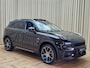 Lynk & Co 01 1.5 | Zwart | Zwarte hemel | Infinity Sound | Panoramadak | Adaptive Cruise | Memory Seat | Apple Carplay