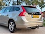 Volvo V60 2.0 D4 Kinetic AIRCO CRUISE NAVI PDC TREKHAAK