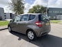 Honda Jazz 1.4-16 Trend Automaat 100 PK. Onverwoestbare auto die nog makkelijk 15 jaar meegaat !!! Alle keuringen toegestaan !! Slechts 49.000 KM !
