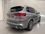 BMW X5 xDrive50e M-Sport SKYSCRAPER/PANO-SKY LOUNGE/TREKHAAK/MERINO LEER COMFORT/LUCHTVERING/H&K/20"M-SPORT/KEYLESS/CAMERA/SHADOW-LINE/NET OH BEURT GEHAD BIJ BMW DEALER/ABSOLUTE NIEUWSTAAT/BTW-AUTO