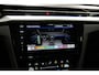 Volkswagen Arteon 2.0 TSI R-Line * Pano - Kuipstoelen - Trekhaak - 360° Cam - Harman Kardon - IQ Light - Head Up *
