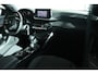 Peugeot 2008 1.2 Turbo Allure | Cruise Control | Trekhaak | Navigatie | Carplay | 17 Inch | Climate Control | LED | Sensoren