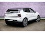 Volvo EX30 P5 Long Range Plus Black Edition Europa 69 kWh | Black Interieur | 20" | Elektrische voorstoelen | Stoel & Stuurverwarming | Harman/Kardon |