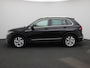 Volkswagen Tiguan 1.5 TSI Elegance 150 PK| Dealeronderhouden | Trekhaak | Navigatie | Achteruitrijcamera | Climatronic ( 3 zones ) | Parkeersensoren + Assistent | Achterklep Elektrisch