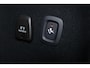 Volvo V60 T6 Recharge AWD Plus Dark - IntelliSafe Assist & Surround - 360º Camera - Harman/Kardon audio - Verwarmde voorstoelen, stuur & achterbank - Parkeersensoren voor & achter - Elektr. bedienb. voorstoelen met geheugen - Inklapbare trekhaak - 18' LMV