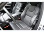 Volvo XC90 T8 455PK Automaat Plug-in hybrid AWD Ultimate Dark / Bowers & Wilkins / Luchtvering / Head Up Display / 360 Camera / Massagestoelen / Gelaagde Zijruiten / Trekhaak /