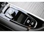Volvo XC90 T8 455PK Automaat Plug-in hybrid AWD Ultimate Dark / Bowers & Wilkins / Luchtvering / Head Up Display / 360 Camera / Massagestoelen / Gelaagde Zijruiten / Trekhaak /