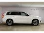 Volvo XC90 T8 455PK Automaat Plug-in hybrid AWD Ultimate Dark / Bowers & Wilkins / Luchtvering / Head Up Display / 360 Camera / Massagestoelen / Gelaagde Zijruiten / Trekhaak /