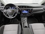 Toyota Auris Touring Sports 1.8 Hybrid Dynamic Ultimate | Stoelverwarming | Buitenspiegels Elektrisch Verstel/inklapbaar | Cruise Control | Climate Control | Achteruitrijcamera | Parkeersensoren voor+achter | 17" Velgen |