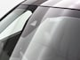 Peugeot 2008 SUV Allure Pack 130pk | Navigatie via Apple Carplay / Android Auto | Achteruitrijcamera | 3D Cockpit | Climate Control | Cruise Control | Led koplampen | Parkeersensoren | Keyless start | Bluetooth | DAB+ radio | Donker getint glas | 17" lichtmetalen velgen |