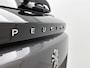 Peugeot 2008 SUV Allure Pack 130pk | Navigatie via Apple Carplay / Android Auto | Achteruitrijcamera | 3D Cockpit | Climate Control | Cruise Control | Led koplampen | Parkeersensoren | Keyless start | Bluetooth | DAB+ radio | Donker getint glas | 17" lichtmetalen velgen |