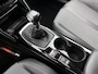 Peugeot 2008 SUV Allure Pack 130pk | Navigatie via Apple Carplay / Android Auto | Achteruitrijcamera | 3D Cockpit | Climate Control | Cruise Control | Led koplampen | Parkeersensoren | Keyless start | Bluetooth | DAB+ radio | Donker getint glas | 17" lichtmetalen velgen |