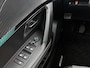 Peugeot 2008 SUV Allure Pack 130pk | Navigatie via Apple Carplay / Android Auto | Achteruitrijcamera | 3D Cockpit | Climate Control | Cruise Control | Led koplampen | Parkeersensoren | Keyless start | Bluetooth | DAB+ radio | Donker getint glas | 17" lichtmetalen velgen |