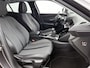 Peugeot 2008 SUV Allure Pack 130pk | Navigatie via Apple Carplay / Android Auto | Achteruitrijcamera | 3D Cockpit | Climate Control | Cruise Control | Led koplampen | Parkeersensoren | Keyless start | Bluetooth | DAB+ radio | Donker getint glas | 17" lichtmetalen velgen |