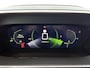 Peugeot 2008 SUV Allure Pack 130pk | Navigatie via Apple Carplay / Android Auto | Achteruitrijcamera | 3D Cockpit | Climate Control | Cruise Control | Led koplampen | Parkeersensoren | Keyless start | Bluetooth | DAB+ radio | Donker getint glas | 17" lichtmetalen velgen |