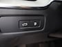 Volvo XC60 2.0 T6 Plug-in hybrid AWD Plus Dark | SOH 98% | 360 Camera | Trekhaak | Harman/Kardon Audio | Ele. verstelbare stoelen + geheugen | Panoramadak | Stuur/Stoelverwarming | Ele.kofferdeksel |