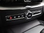 Volvo XC60 2.0 T6 Plug-in hybrid AWD Plus Dark | SOH 98% | 360 Camera | Trekhaak | Harman/Kardon Audio | Ele. verstelbare stoelen + geheugen | Panoramadak | Stuur/Stoelverwarming | Ele.kofferdeksel |