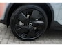 Volvo EX40 Single Motor Extended Range Ultra Black Ed. 82 kWh | Apple Carplay/Android Auto | Electronic climate control | Panoramadak | 20" lichtmetalen velgen | Voorstoelen verwarmd | Warmtepomp |