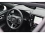 Volvo EX40 Single Motor Extended Range Ultra Black Ed. 82 kWh | Apple Carplay/Android Auto | Electronic climate control | Panoramadak | 20" lichtmetalen velgen | Voorstoelen verwarmd | Warmtepomp |
