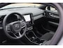 Volvo EX40 Single Motor Extended Range Ultra Black Ed. 82 kWh | Apple Carplay/Android Auto | Electronic climate control | Panoramadak | 20" lichtmetalen velgen | Voorstoelen verwarmd | Warmtepomp |