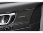Volvo EX40 Single Motor Extended Range Ultra Black Ed. 82 kWh | Apple Carplay/Android Auto | Electronic climate control | Panoramadak | 20" lichtmetalen velgen | Voorstoelen verwarmd | Warmtepomp |