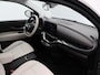 Fiat 500 3+1 La Prima 42 kWh | Panoramisch dak | 94% accu score | Stoelverwarming | Lane assist |