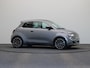 Fiat 500 3+1 La Prima 42 kWh | Panoramisch dak | 94% accu score | Stoelverwarming | Lane assist |