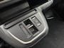 Peugeot e-Expert EV L3 75kWh 136pk STX SPORT | Lederen bekleding STX | STX Pakket | Dakspoiler | Sideskirts | 18 inch zwarte velgen | City NAVI Pakket | Comfort Pakket | Exterieur Pakket | Full ECO LED verlichting | Winter Pakket | Dubbele schuifdeur | Houten afwerking laadruimte | Scheidingswand comfort met raam | Reservewiel